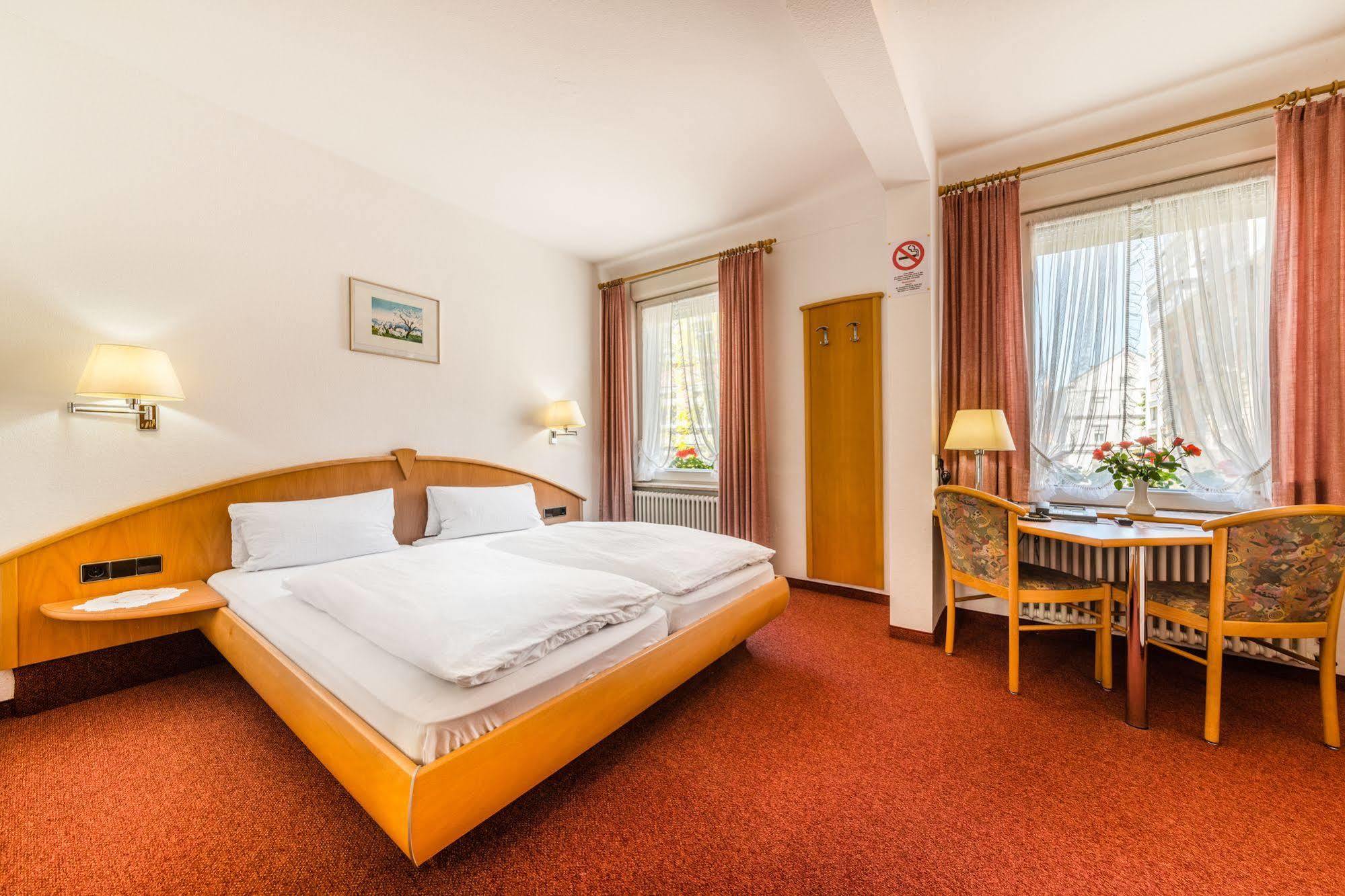 Hotel Goldener Sternen كونستانز المظهر الخارجي الصورة