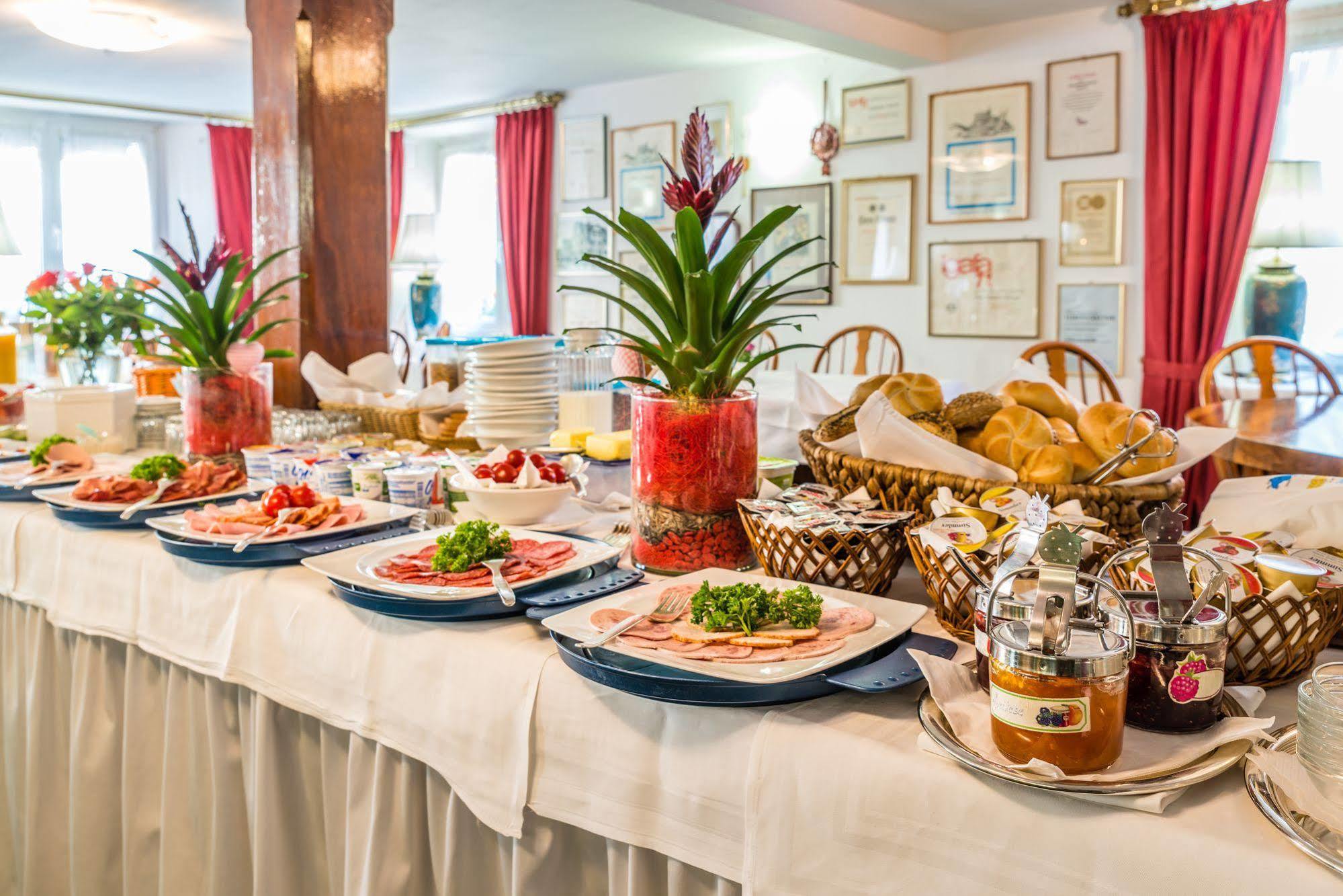 Hotel Goldener Sternen كونستانز المظهر الخارجي الصورة